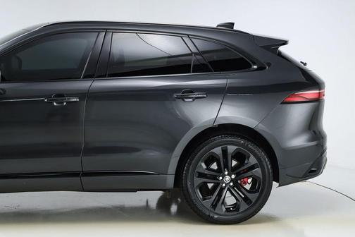2024 Jaguar F-PACE P400 R-Dynamic S