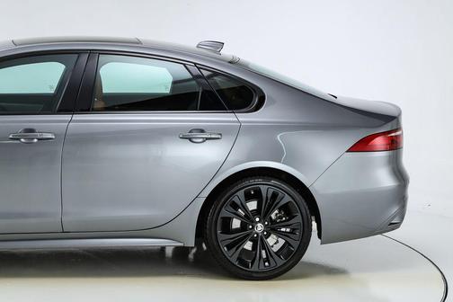 2024 Jaguar XF R-Dynamic SE