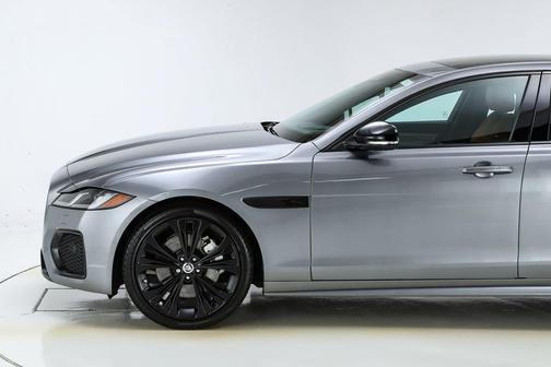 2024 Jaguar XF R-Dynamic SE