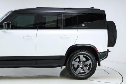 Fuji White 2023 Land Rover Defender 110 X-Dynamic SE
