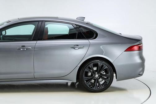 2024 Jaguar XF R-Dynamic SE