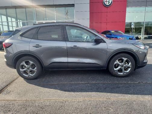 Carbonized Gray Metallic 2025 Ford Escape ST-Line