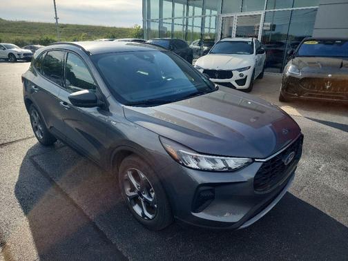 Carbonized Gray Metallic 2025 Ford Escape ST-Line