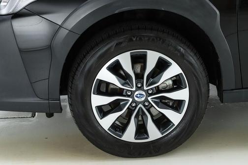 Crystal Black Silica 2024 Subaru Outback Limited