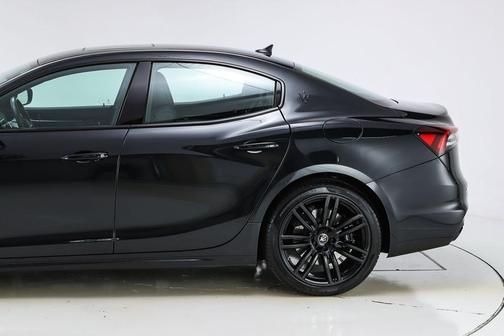 2022 Maserati Ghibli Modena Q4