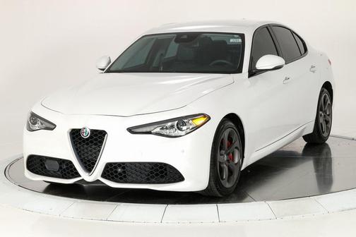 Photo 1 of 28 of 2017 Alfa Romeo Giulia Ti