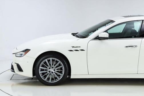 2022 Maserati Ghibli Modena Q4