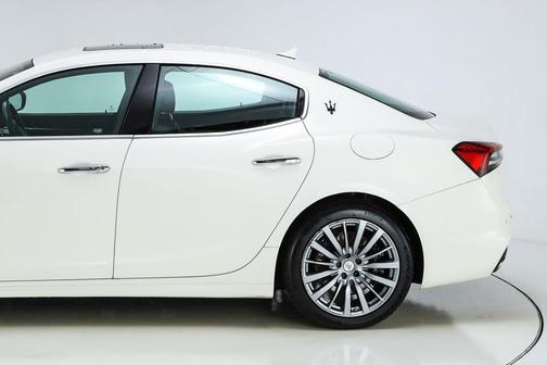 2022 Maserati Ghibli Modena Q4