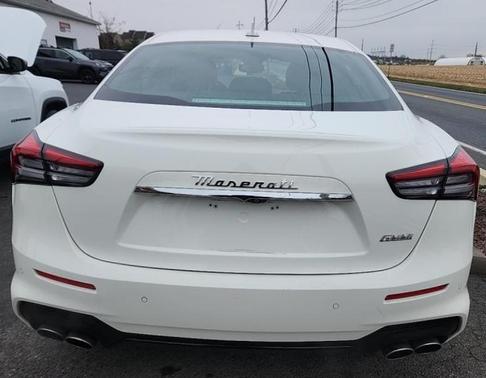 2022 Maserati Ghibli Modena Q4
