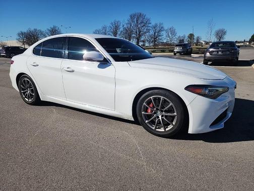 2019 Alfa Romeo Giulia Base