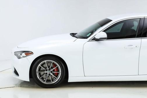 2019 Alfa Romeo Giulia Base