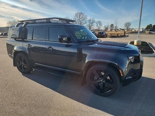 2025 Land Rover Defender P400 X-Dynamic SE