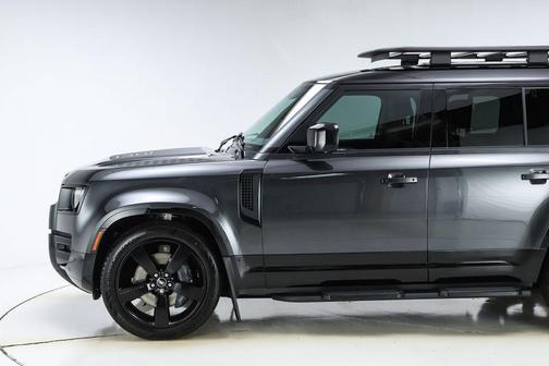 2025 Land Rover Defender P400 X-Dynamic SE