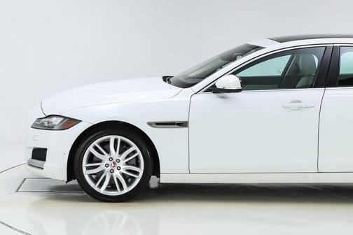 2016 Jaguar XF 35t Prestige