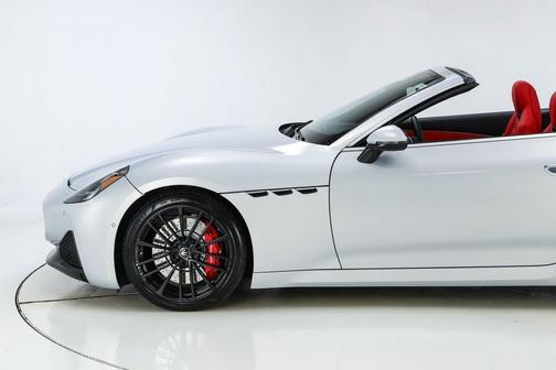 Bianco 2026 Maserati GranCabrio BASE