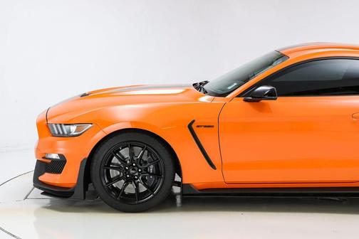 2020 Ford Shelby GT350 Base