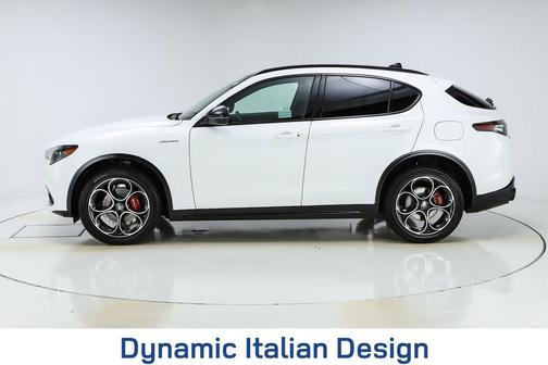 2025 Alfa Romeo Stelvio Base