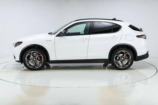 Milano 2025 Alfa Romeo Stelvio Base
