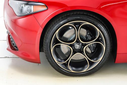 2025 Alfa Romeo Giulia Intensa