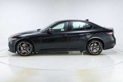 2025 Alfa Romeo Giulia Intensa