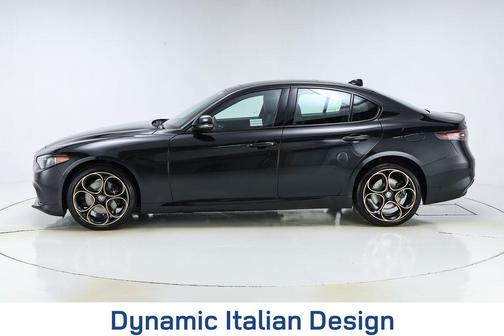 2025 Alfa Romeo Giulia Intensa