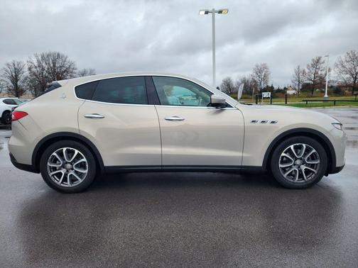 2017 Maserati Levante Base