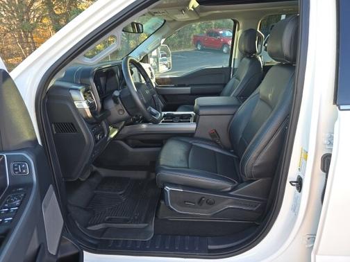 2024 Ford F-350 LARIAT SUPER DUTY