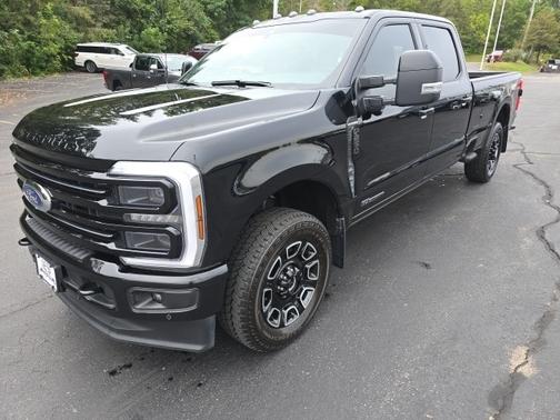 2025 Ford F-250 PLATINUM