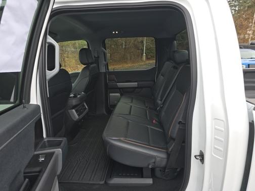 2025 Ford F-350 LARIAT SUPER DUTY