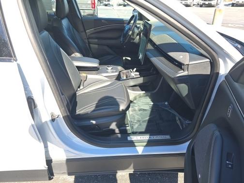 2022 Ford Mustang Mach-E PREMIUM