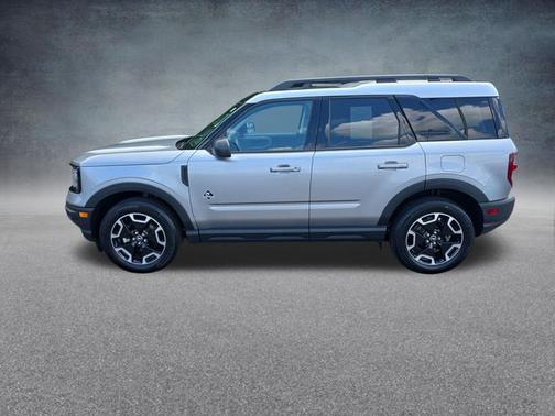 ICONIC SILVER METALLIC 2023 Ford Bronco Sport OUTER BANKS