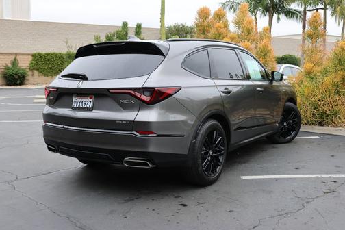 2025 Acura MDX 