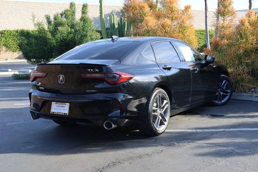 2025 Acura TLX 