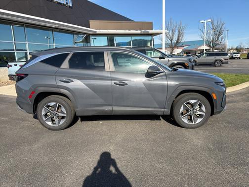 Gray 2025 Hyundai TUCSON SEL Convenience