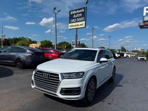 Glacier White Metallic 2019 Audi Q7 55 Premium