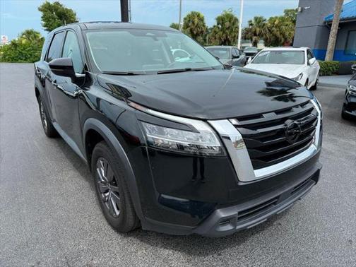 2022 Nissan Pathfinder S 2WD