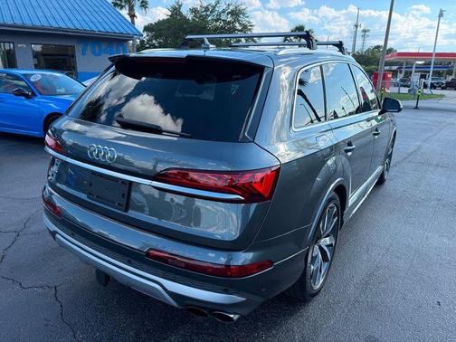 Daytona Gray Pearl Effect 2023 Audi SQ7 4.0T Prestige