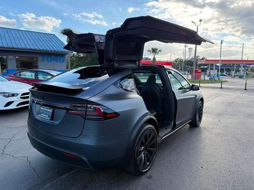 2022 Tesla Model X AWD