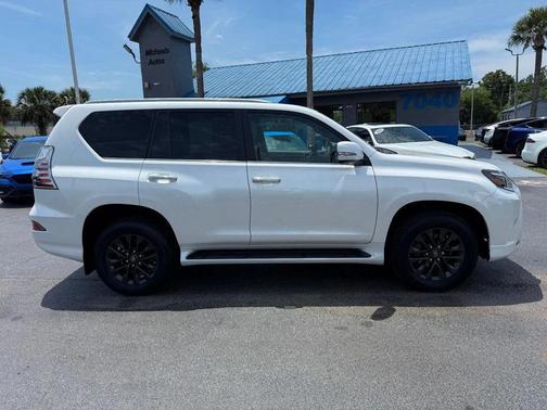 Eminent White Pearl 2023 Lexus GX 460 Premium
