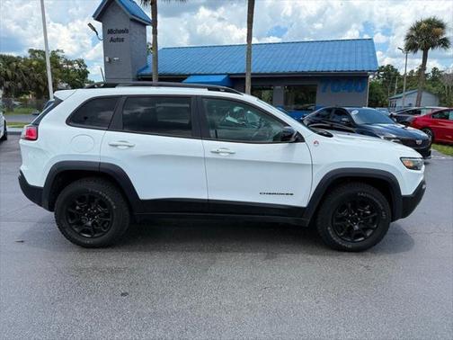 2022 Jeep Cherokee Trailhawk