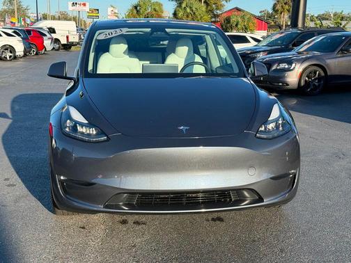 2023 Tesla Model Y **Long Range AWD 7 PASSENGERS**