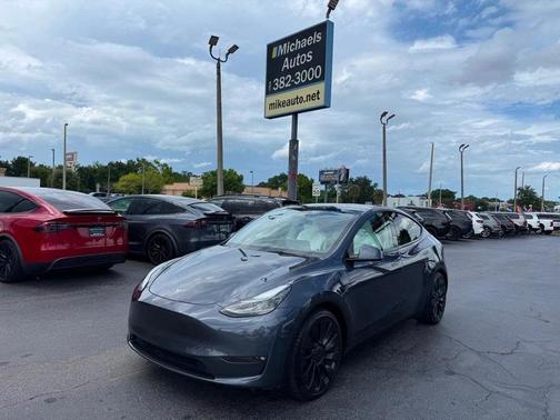 Gray 2023 Tesla Model Y **MODEL Y PERFORMANCE AWD**COMPUTER 4**WHITE INTERIOR*AUTOSTEER*