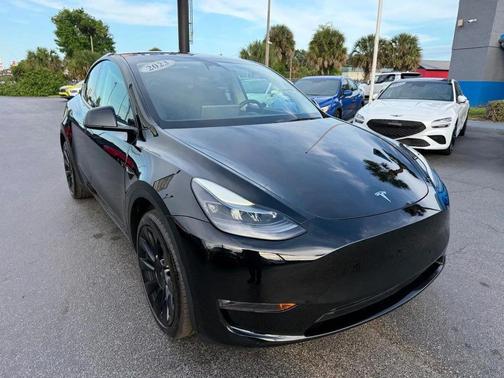 Solid Black 2023 Tesla Model Y **MODEL Y LONG RANGE AWD**AUTOSTEER PACKAGE**