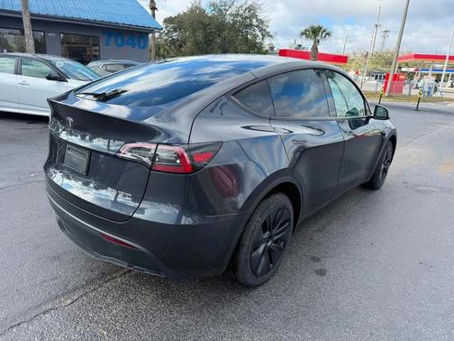 2025 Tesla Model Y Long Range AWD