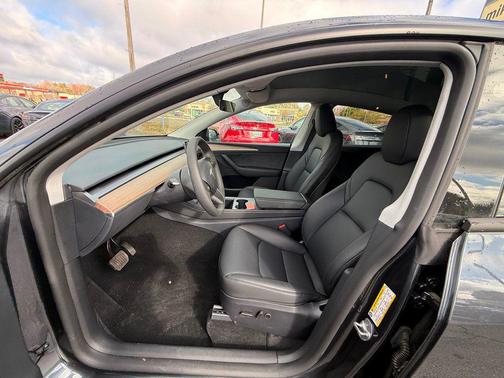 2025 Tesla Model Y Long Range AWD