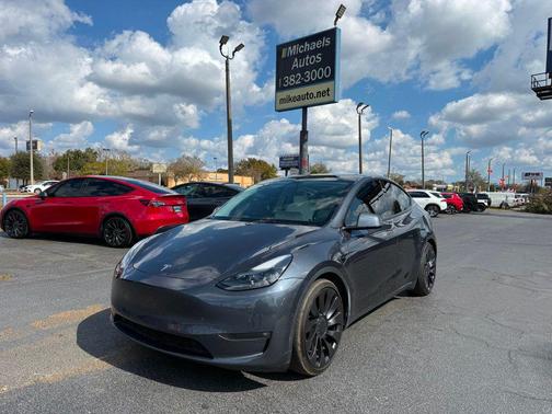 2025 Tesla Model Y Long Range AWD