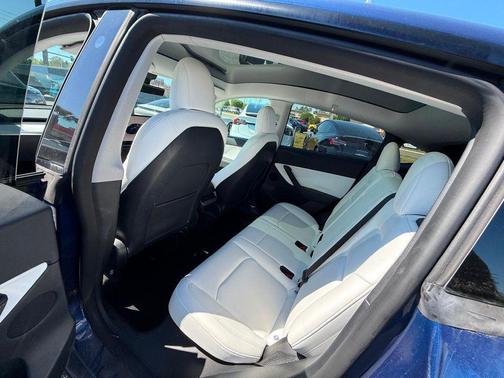 2022 Tesla Model Y Performance AWD