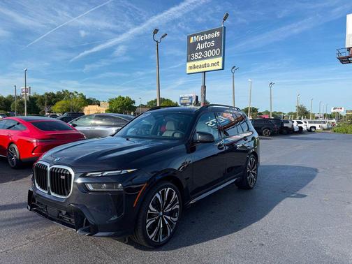 Carbon Black Metallic 2024 BMW X7 M60i