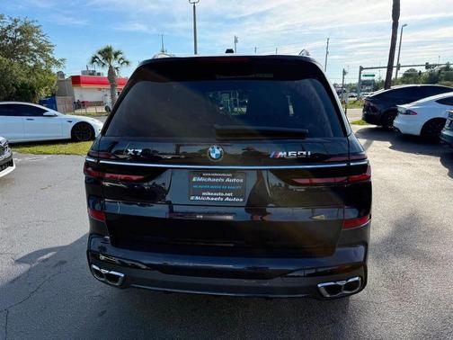 Carbon Black Metallic 2024 BMW X7 M60i