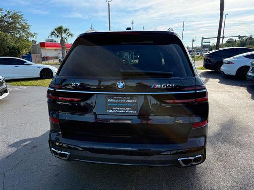 Carbon Black Metallic 2024 BMW X7 M60i